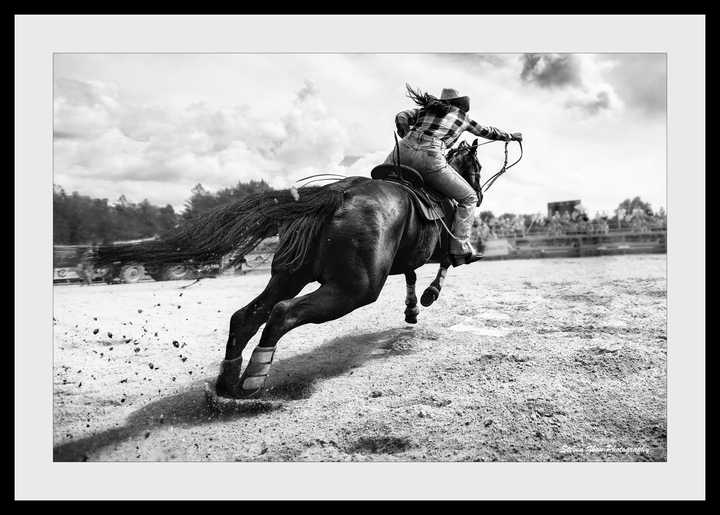 go！go！go！-- 2nd world photographers circuit 2023（silver medal--record human section ）.png